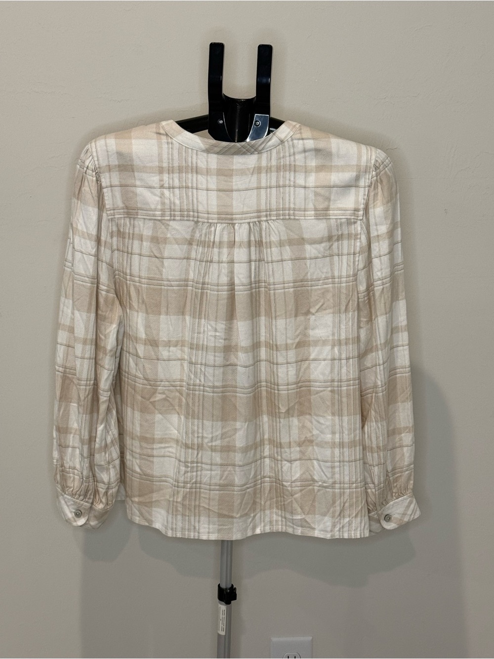 Tommy Bahama Neutral Plaid Metallic Button Front Blouse Large - Picture 5 of 11